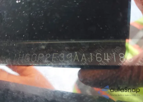 2010 Honda Accord 2.4 Lx z USA, uszkodzony, nr VIN 1HGCP2F39AA164186